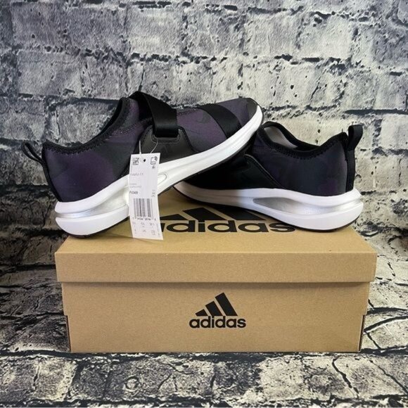 Adidas Fortarun Youth 6 Running Shoe Purple Black Strap Slip-on - Picture 1 of 13